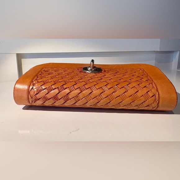 Vintage 1999 Hand Tooled Genuine Leather Wallet Clutch Rose Floral Woven Tan - Picture 7 of 9